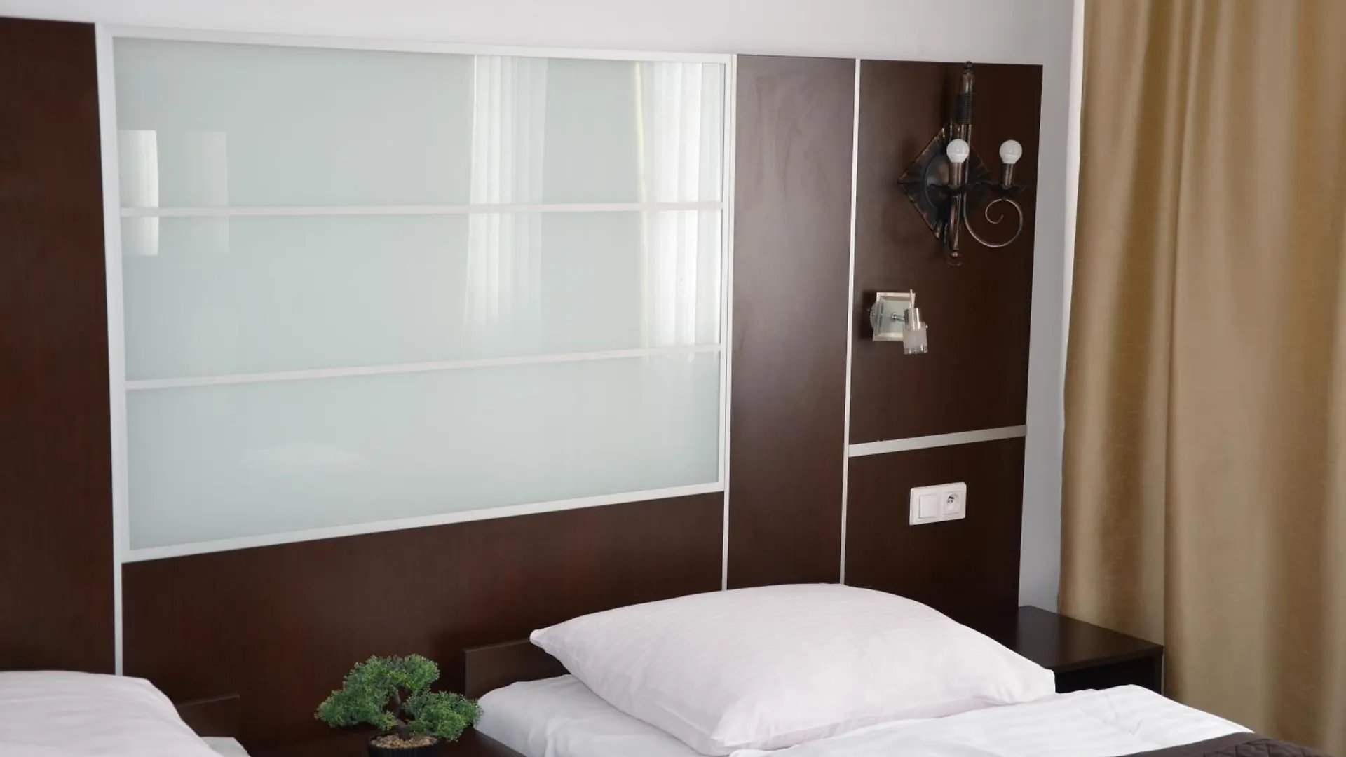 ***  Hotel Junior 2 Cracovie Pologne