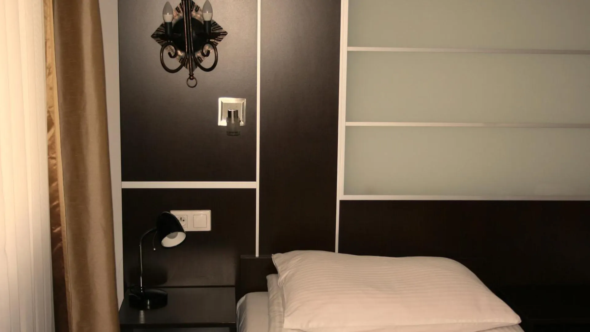 Hotel Junior 2 Krakow